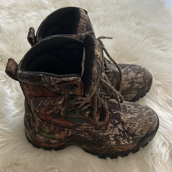 Tamarack Camouflage Kids Waterproof insulated Boots Size 2. - Picture 2 of 6